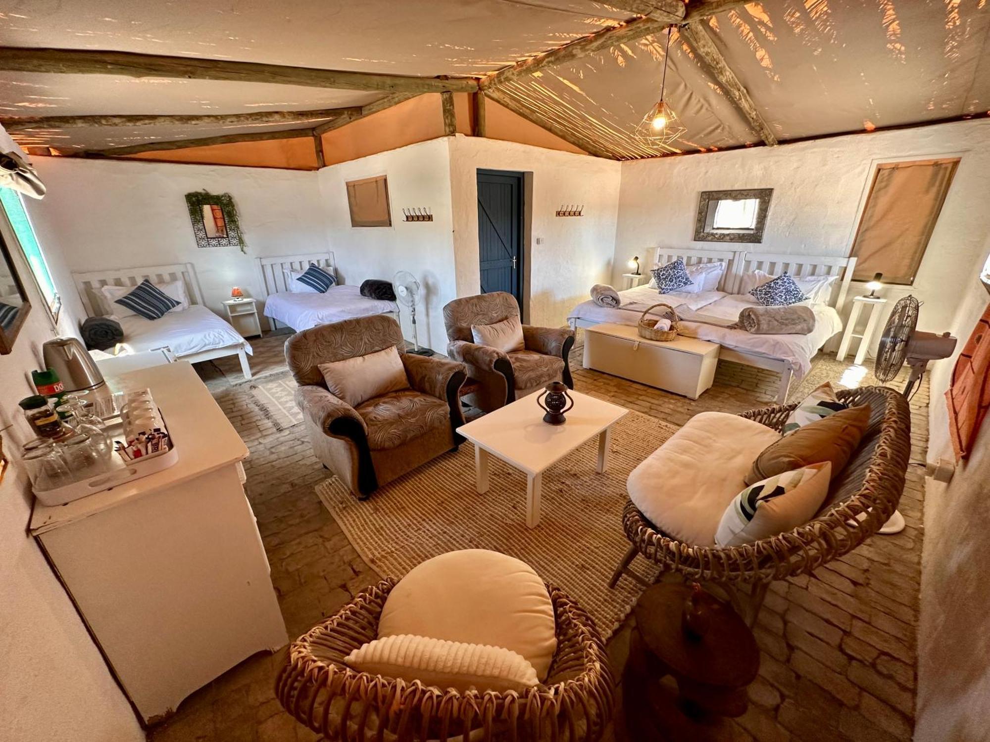 Daureb Isib Campsite And B&B Uis Eksteriør billede